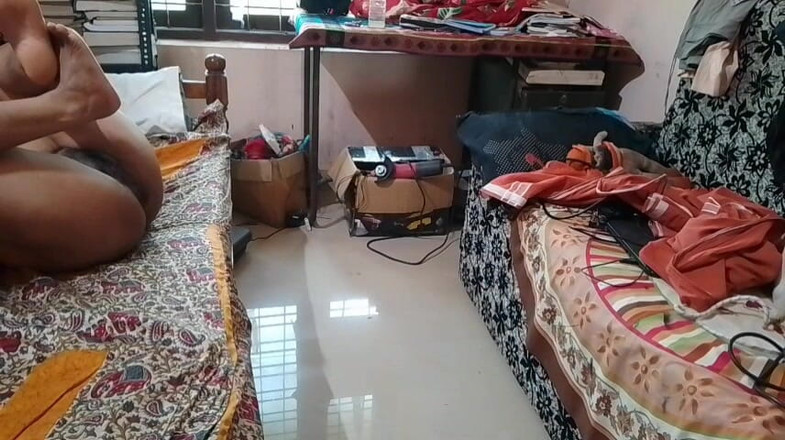 Skydreem1104: Suri rumah India dikongkek suaminya di rumah