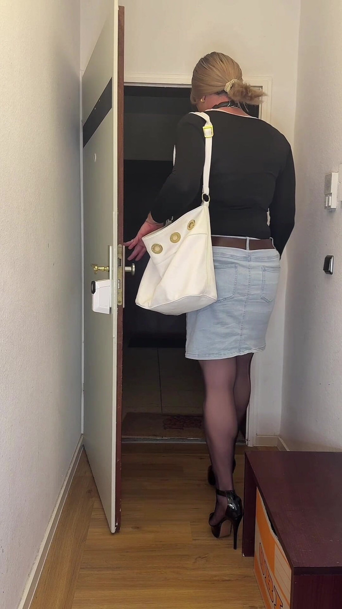 SissyDaniella: Sissy Teasing Leaving and Arriving Home
