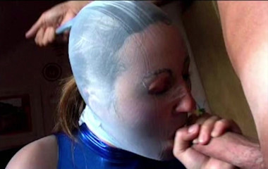 Nylon Xtreme: Pembungkusan nilon biru pahlawan super