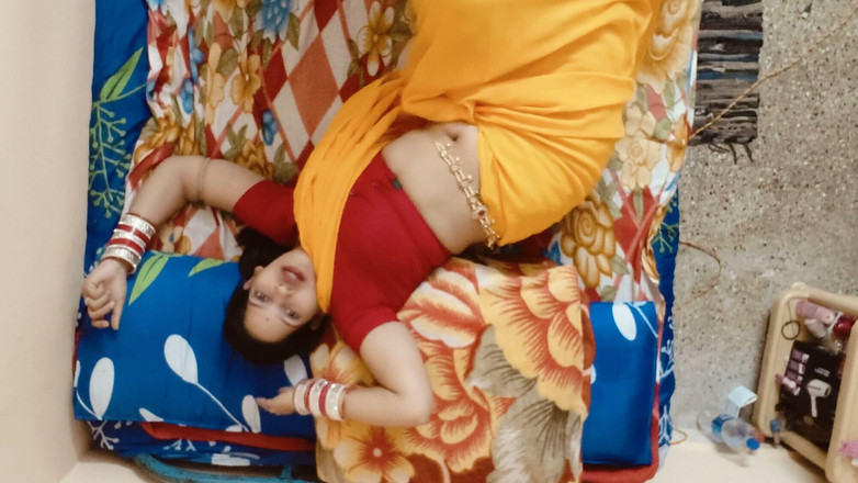 Madhu bhabhi: 남친과 하드코어 섹스를 즐기는 섹시한 인도 노란색 Saree Bhabhi
