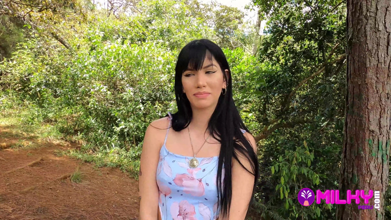 Milky Peru: Yenifer Chp - awek cantik berkongkek di dalam hutan dengan orang...
