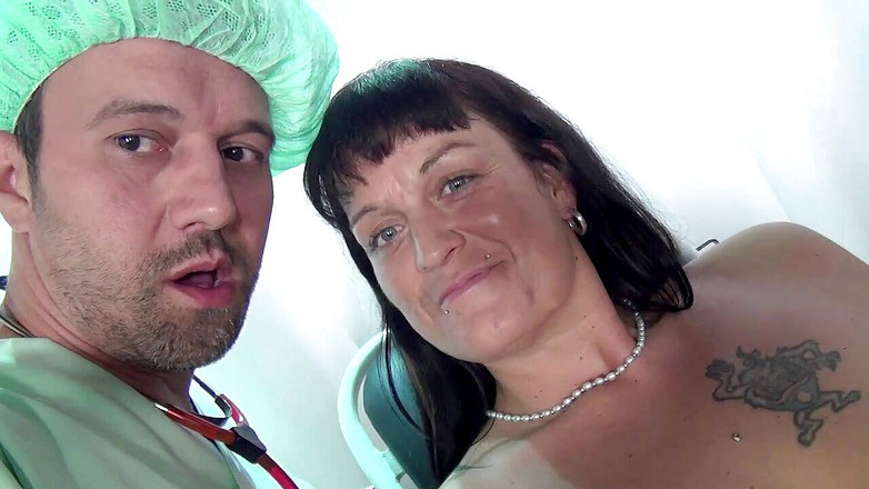 Deutschland porn: 本当の熱いクソの喜び!!