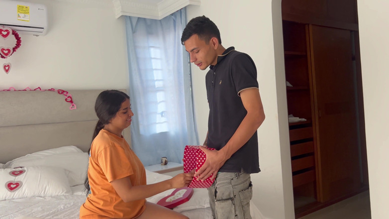 Hilary palvin: My Stepbrother Gives Me His Huge Cock as a Gift...