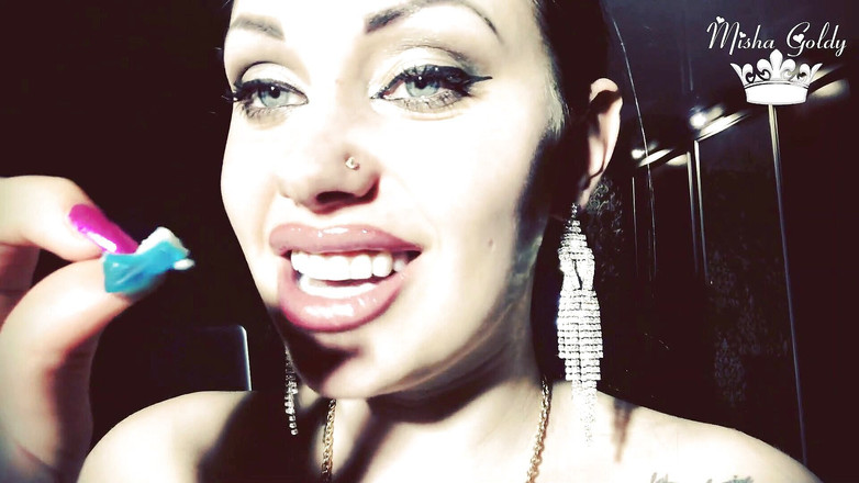 Goddess Misha Goldy: 咀嚼 3 条美味的鱼！物神！