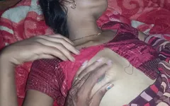 Hôm nay, người đẹp Bhabhi và cậu bé của cô ấy sống gần cô ấy và Bhabhi xinh đẹp làm tình.