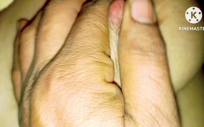 Lubnawife: Повна сексуальна дівчина повністю насолоджується спальнею