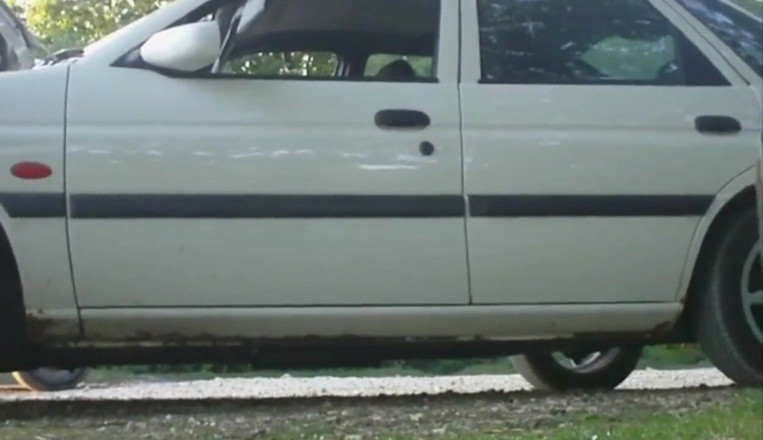Movies by Louise: Naik menentang pintu kereta 2