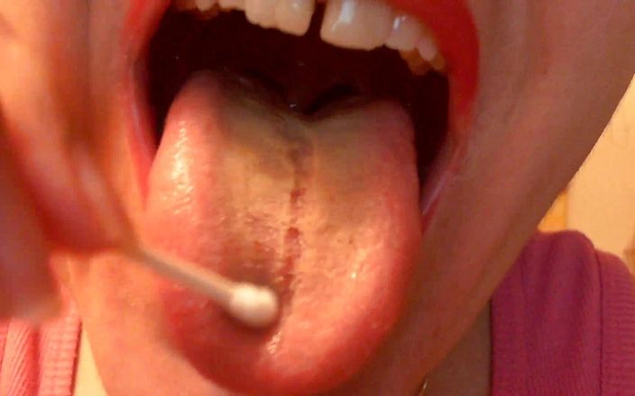 Nicoletta Fetish: दांतों वाली कामुक ताकाझांकी रोलप्ले