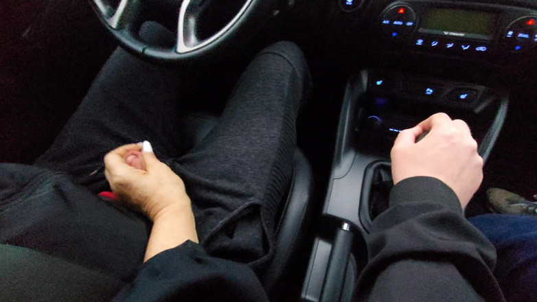 Step Mommy: Amateur MILF Gives a Handjob to a Taxi Driver and...