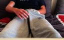 Akrosss: Masturbación con la mano en cámara 17
