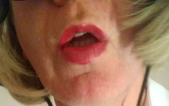 Cindy Belfast: Awek kolej memancut mani