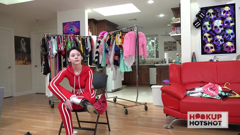 HookUp HotShot-BTS: Bts - głodna laska Athenea Rayne jest napalona na ostry seks