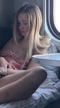 Chcete mě vidět masturbovat ve vlaku? 6 ženský orgasmus. 4K 60fps