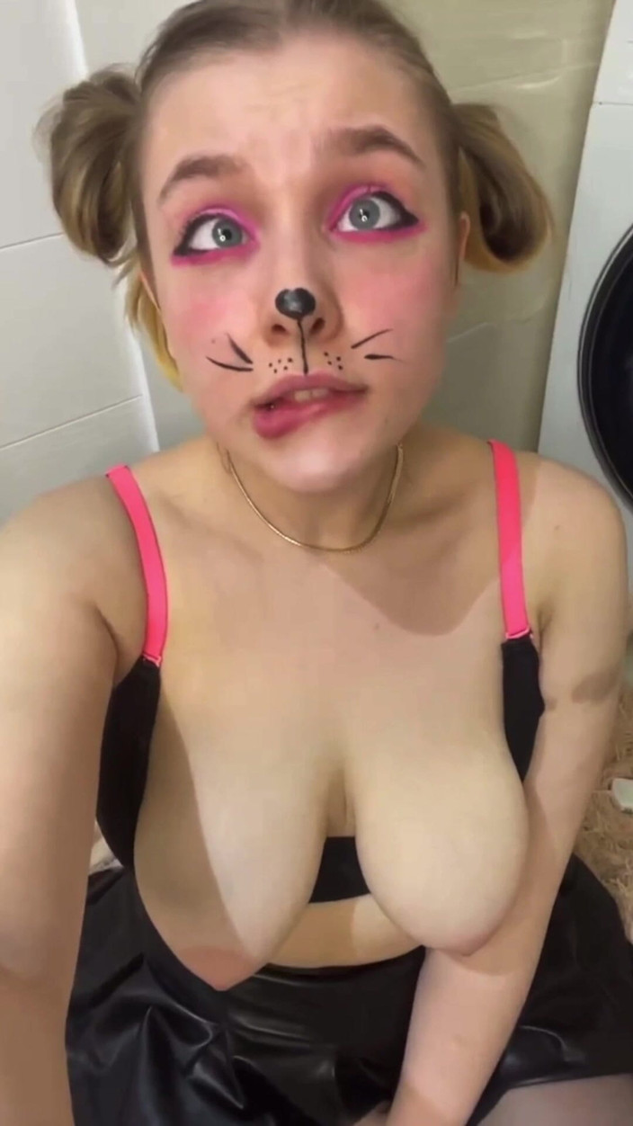 JuiceLussie: ピンクのマンコとの素晴らしい素人プレイ