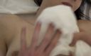 Verso Cinema: Folhas em ação com garota tatuada de peitos pequenos