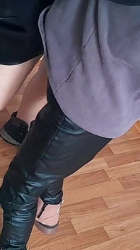Două iubite heterosexuale încearcă sexul lesbian pentru prima dată și le place