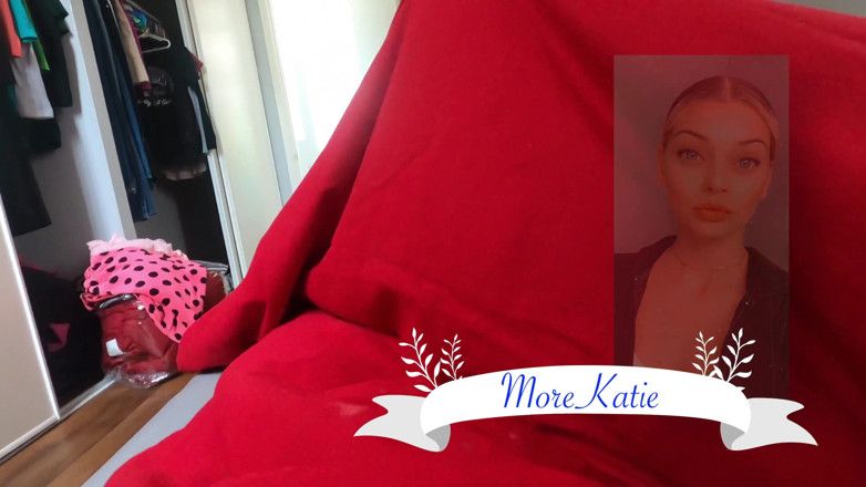 Katie Diggs: 흑인 대물 자지에게 따먹히는 십대