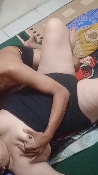 (část 2) Velmi nadržená baculatá nevlastní matka chce být ošukána