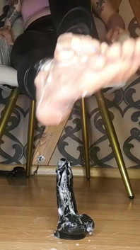 Lady angela lingua polacca dildo sega con i piedi latte corpo