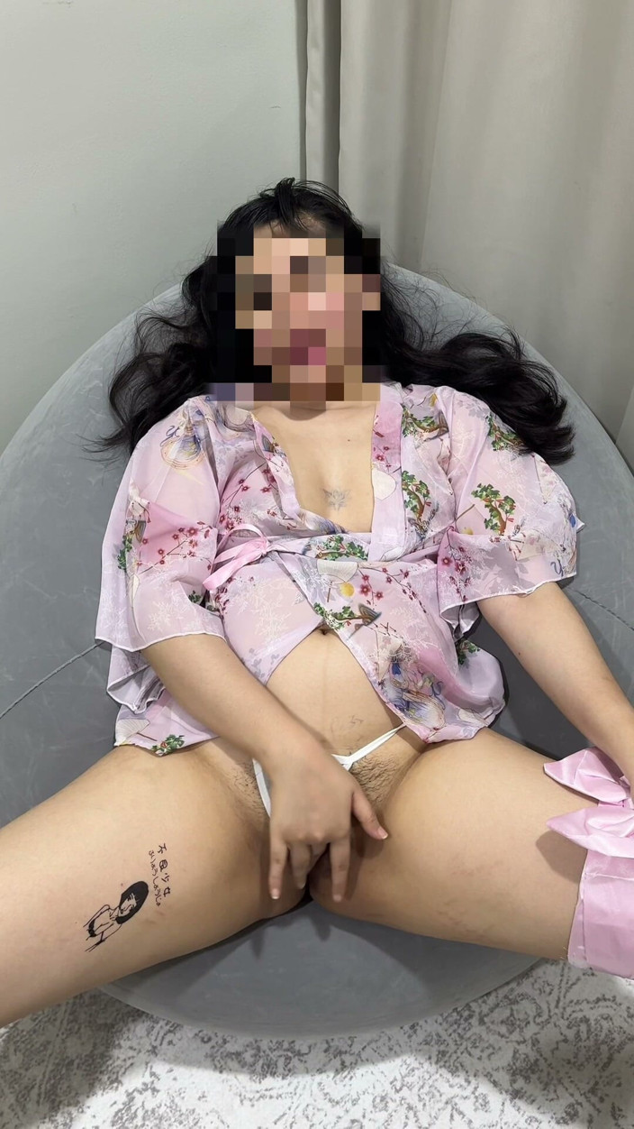 Shasha Idrina: Come and insert your cock inside my pussy