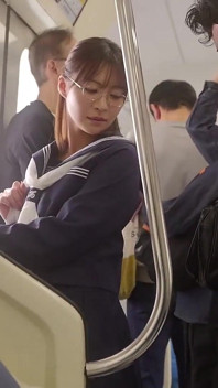 Classmate Who Secretly Lets Me Creampie Her on the Train to School. Chapter.1