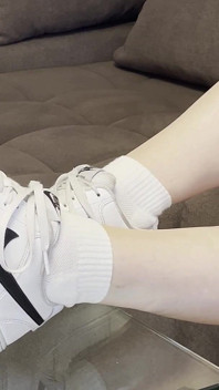 Herrin nova - weißer sneaker necken