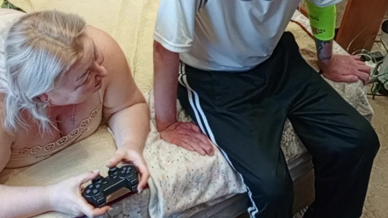 Sweet July: He Interrupted His Neighbor's Game on the Console, Fucked Her...