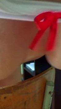 Diese sexy geile blondine mit nasser muschi muss bestraft werden und um ihr eine lektion beizubringen, ich ficke sie gut
