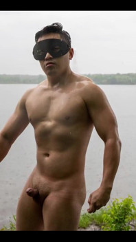 Flex on Lake in the Rain, Ass Pix