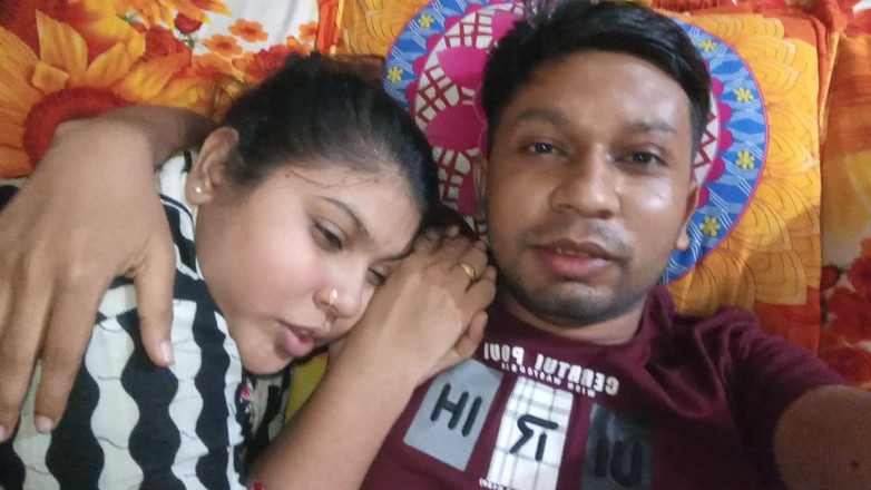 Desivideo: Un couple desi jouit pour la première fois