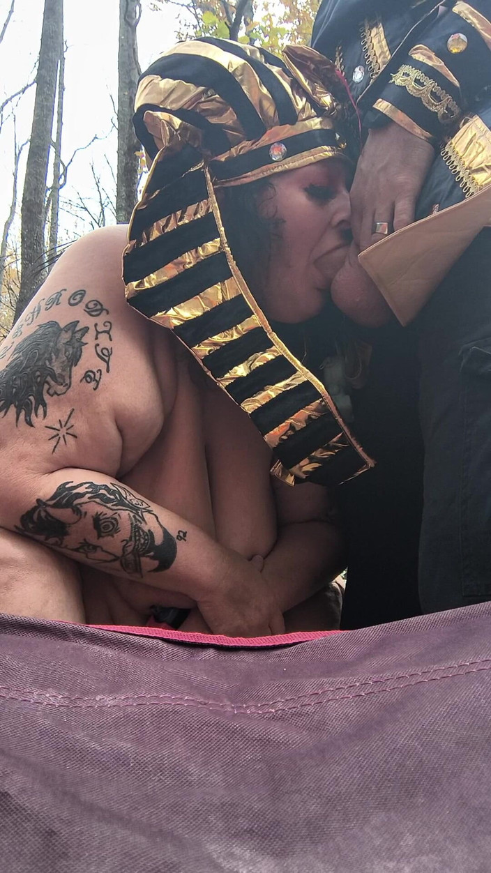 HerculesnVENUS: Cleopatra llamó al soldado romano para la polla dura