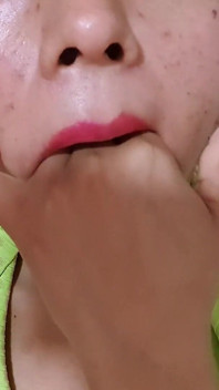 我喜欢吮吸我的手指