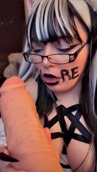 Caught the Fat Maid Masturbating
