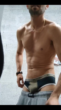 Hari ini sulit, setelah demam 3 hari aku kembali ke gym
