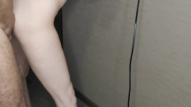 Anal histories: Double pénétration avec bite et gode et jouet vibro dans...