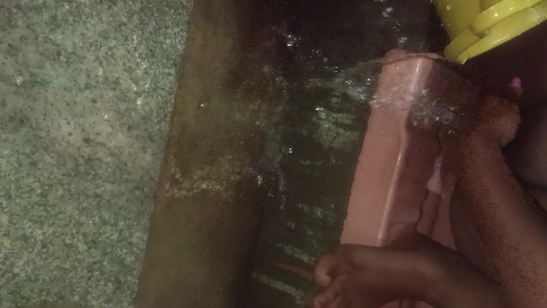 CUTEGIRL4YOU: Mi sexy amiga folla en el baño, sexo con linda...