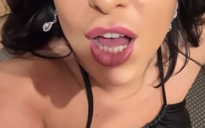 LadyAyse5: Hello Fans and Slaves