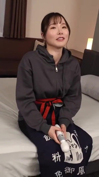 예기치 않은 잊을 수없는 개인 만남에 굴복하는 쉬운 바 발기인