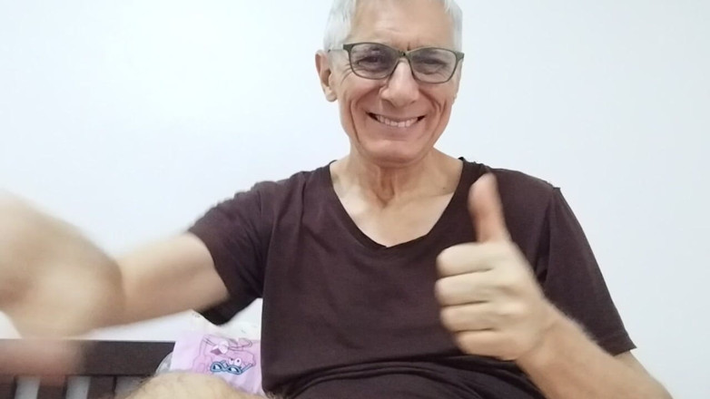 Big uncut hard cock: जीभ से पता चलता है मेरे बड़े लंड को चोदो