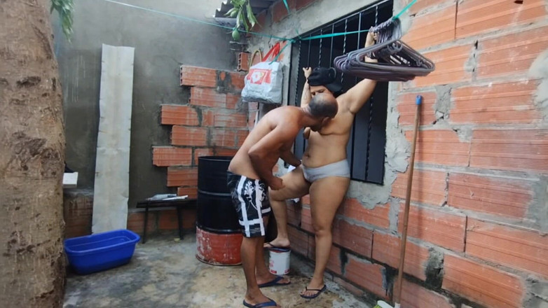 Adribella69: Mein Stiefvater weiß, dass ich von einem guten schwanz fasziniert...