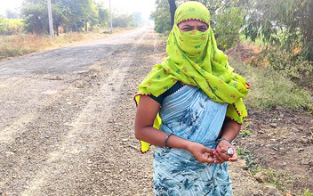 Sexy Komal: Komal a venit, ținutul pandemiei a vrut pizda a fost în picioare...