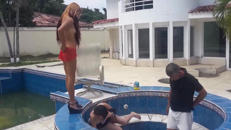 Femdom Austria: Ich stampfe sie am pool