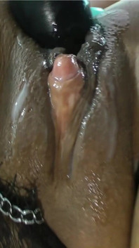 Olağanüstü klitoris ve dildo ile anal deflowering!