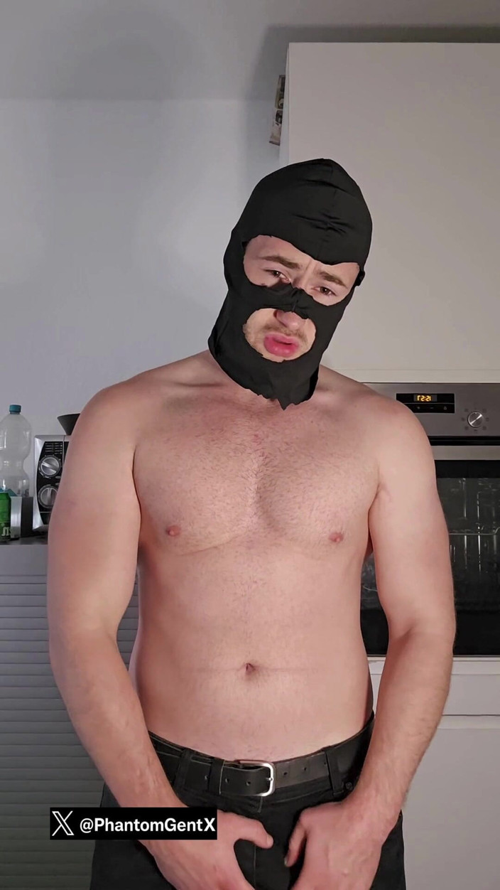 PhantomGentX: Phantomgentx Gay Solo škrtí obrovského ptáka s divokými sprostými řečmi - Sledujte X:...