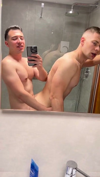 Lucas baise Filip