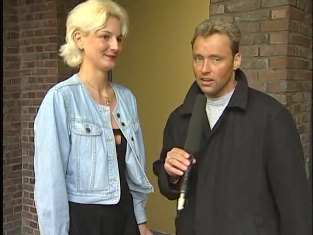 Lucky Cooch: Piękna blond laska na wywiadzie