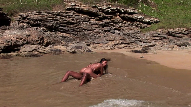 Horny Two really wet MILFs: Entzückender fröhlicher schlitz von teeny erwartet weit offen für fetten...