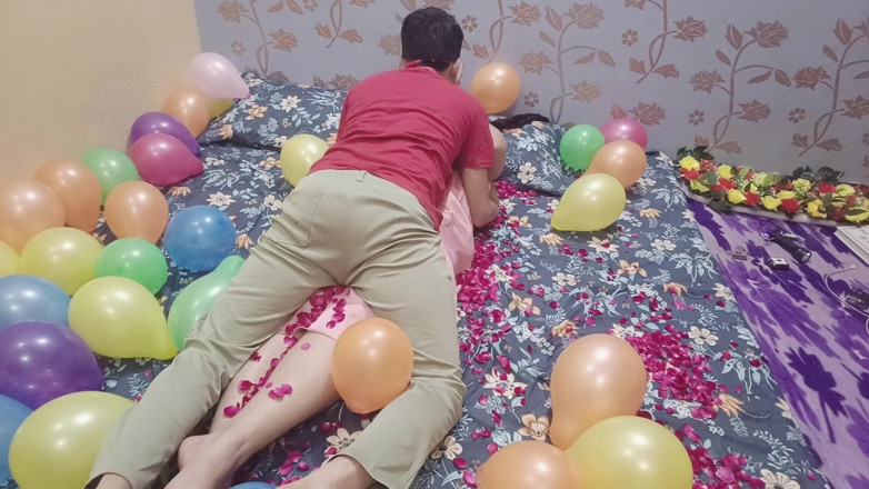 Sexgarl84: Teman wanita kolej memberikan saya kejutan berdiri malam hari jadi...