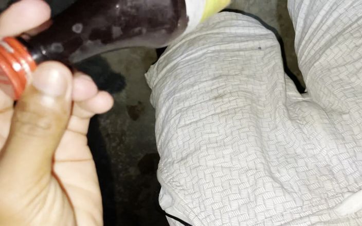 Simpal: Pertunjukan kontol besar, cowok seksi