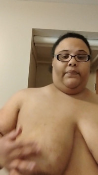 BBW Shows Her Tits